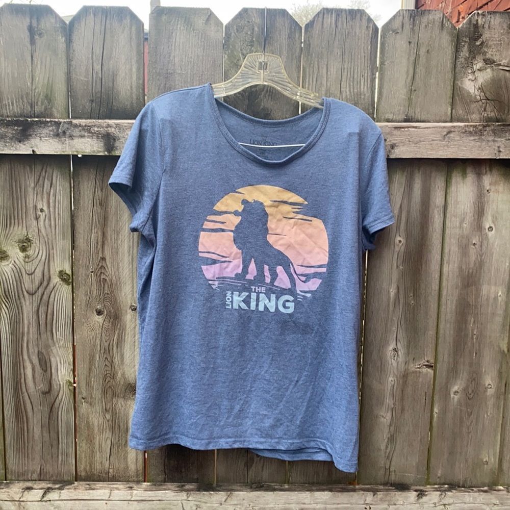 The Lion King tee sz. L